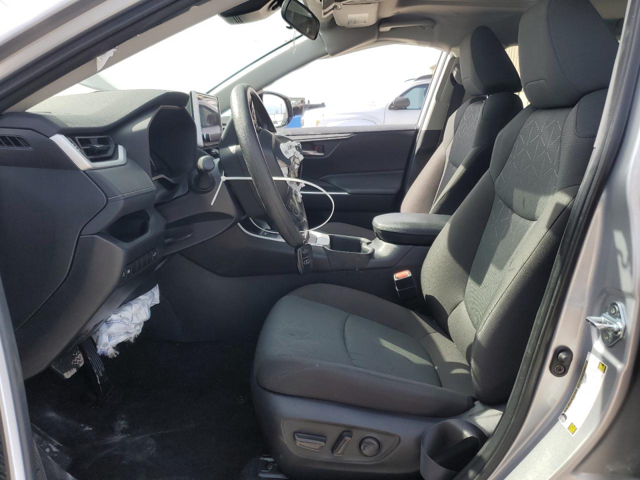 2024 Toyota RAV 4 - Image 7
