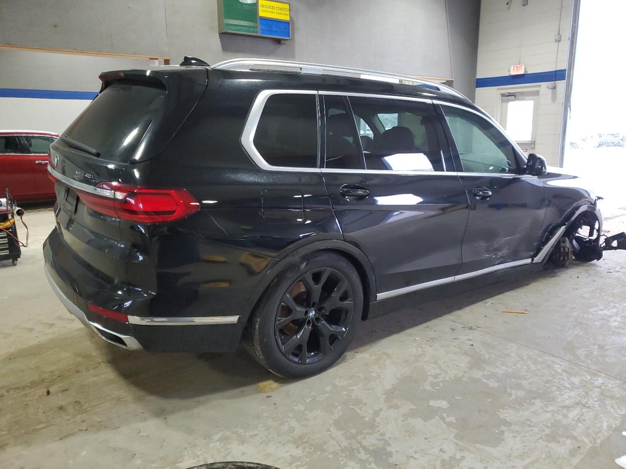 2020 BMW X7 - Image 3