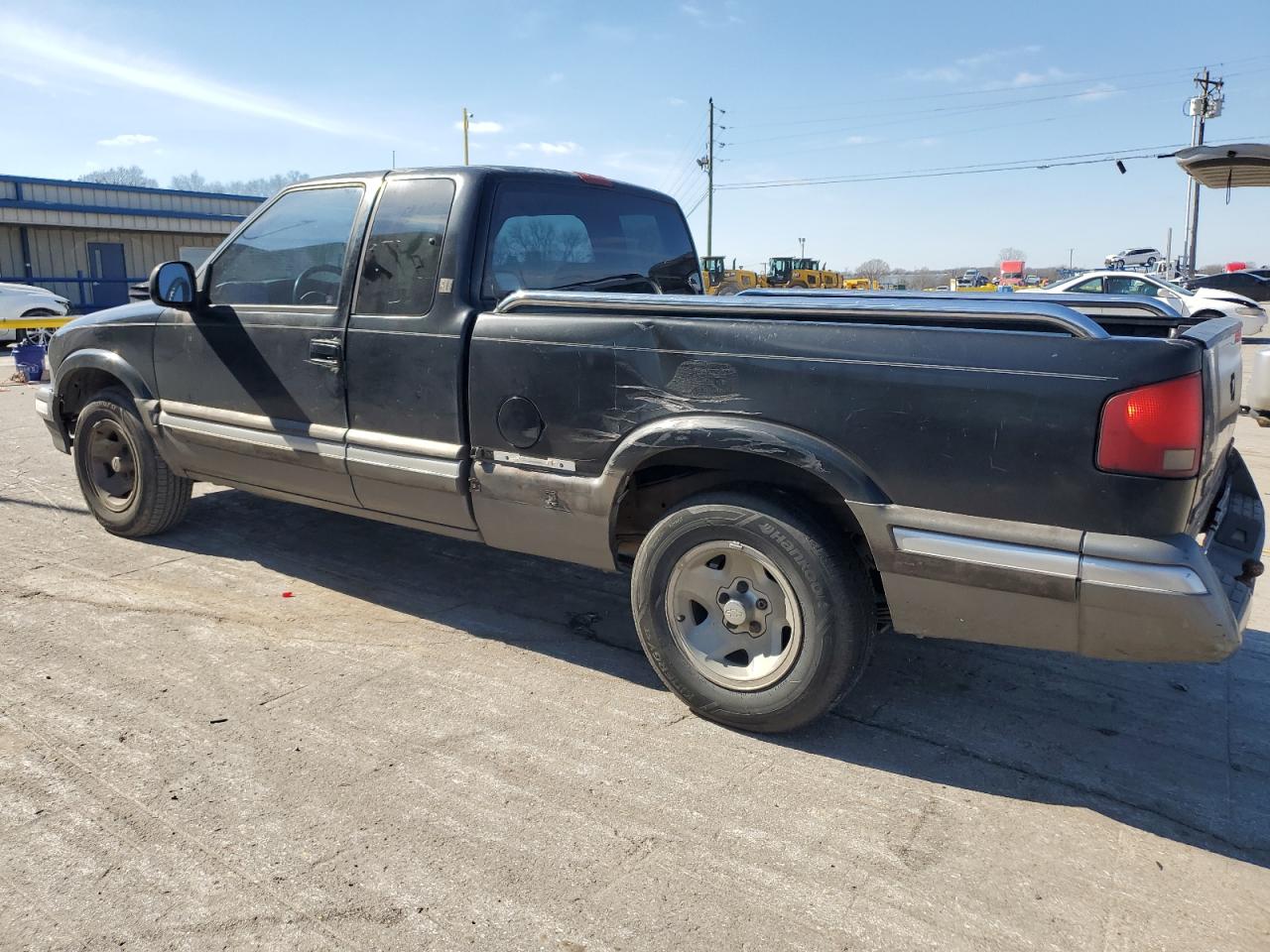 1996 GMC Sonoma - Image 2