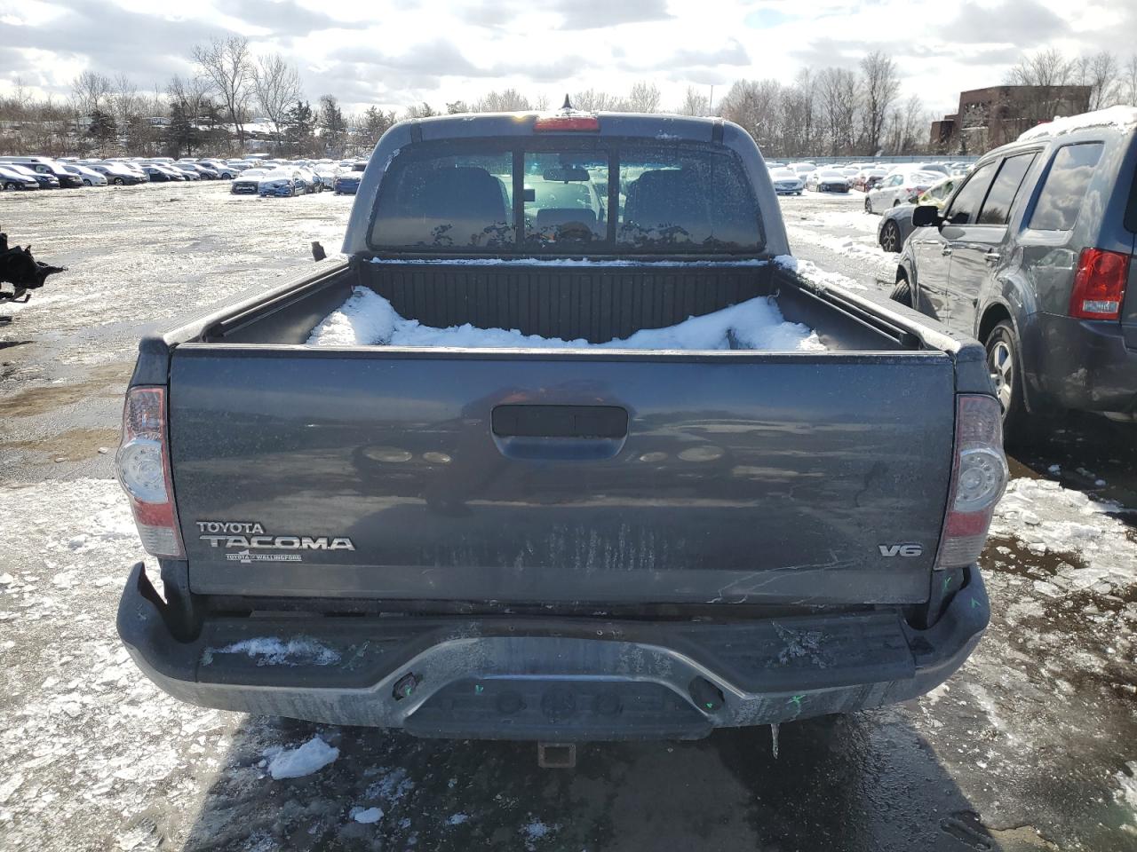 2015 Toyota Tacoma - Image 6