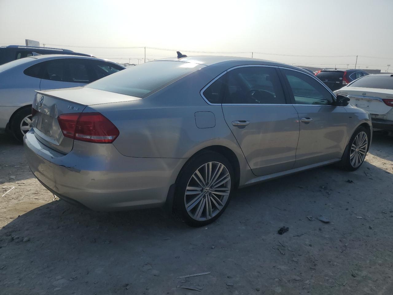 2014 Volkswagen Passat - Image 3