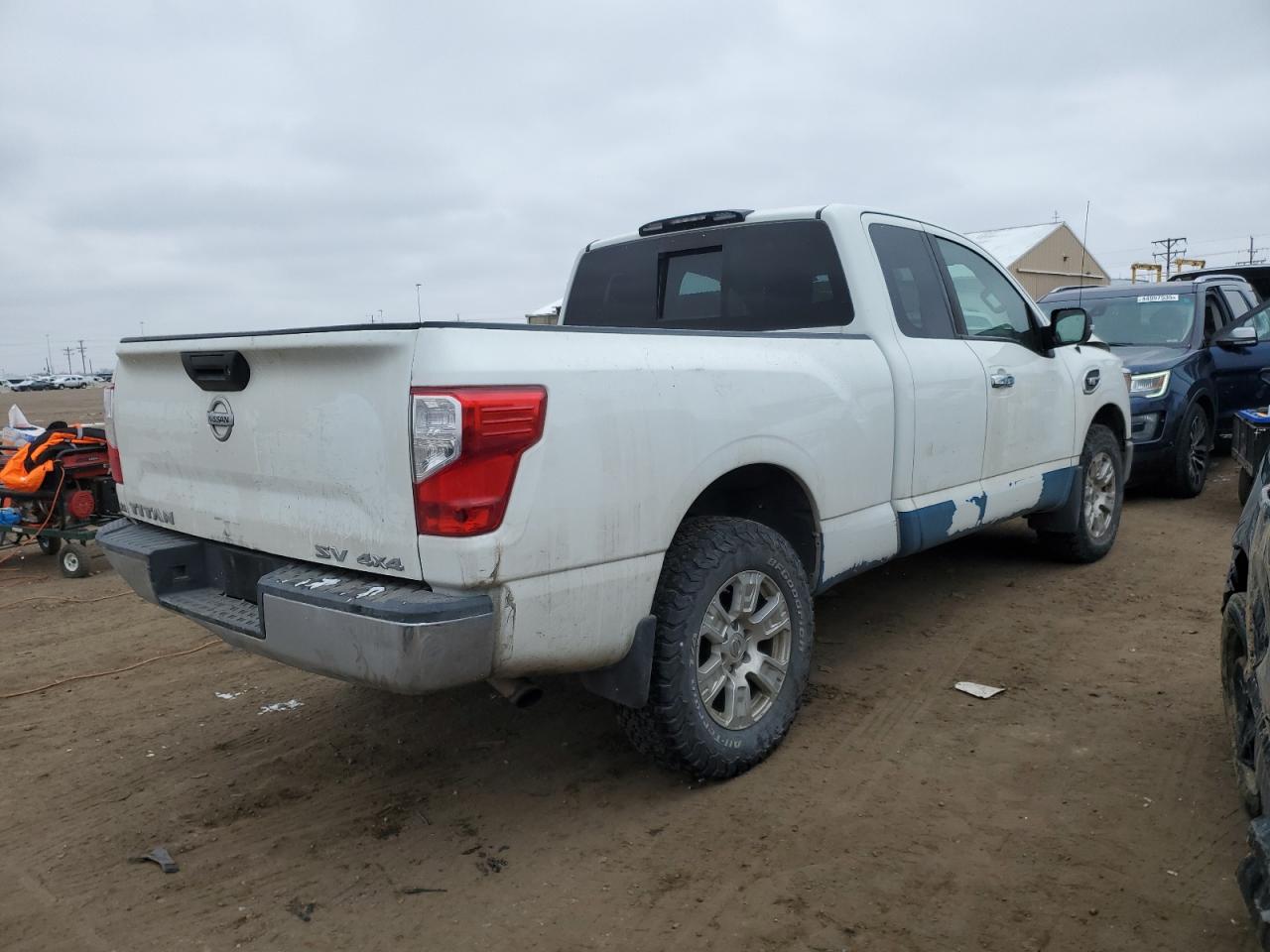 2017 Nissan Titan - Image 3