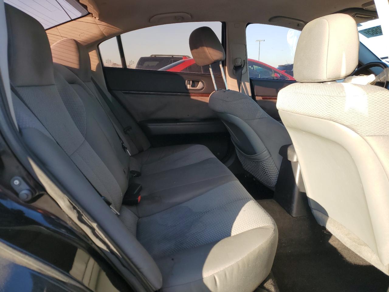 2011 Mitsubishi Galant - Image 10