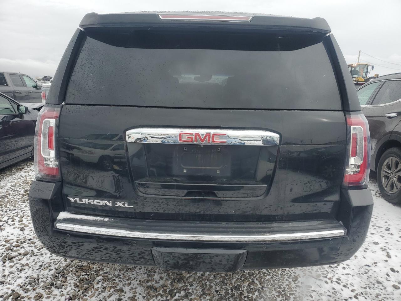 2015 GMC Yukon - Image 6