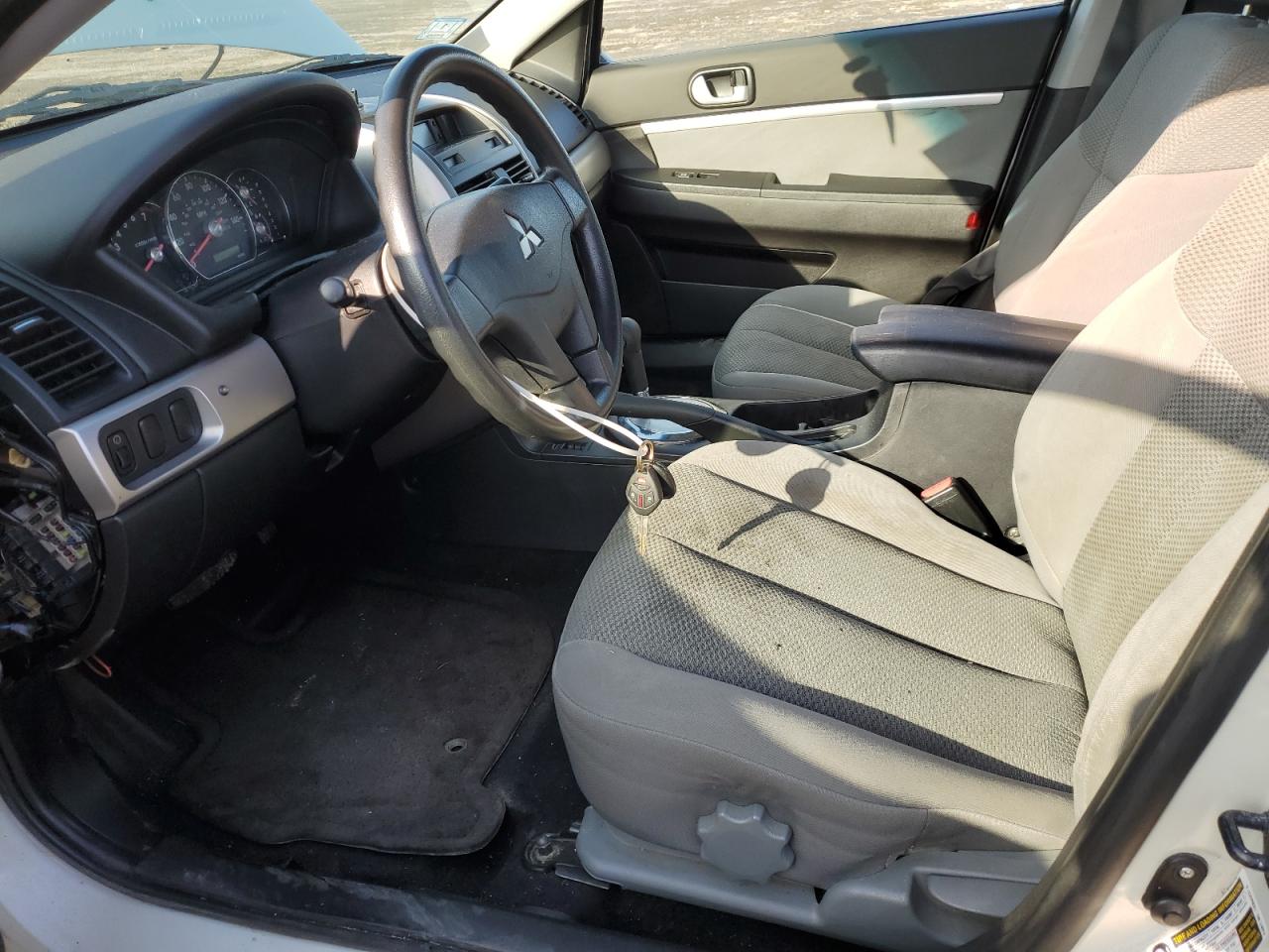 2007 Mitsubishi Galant - Image 7