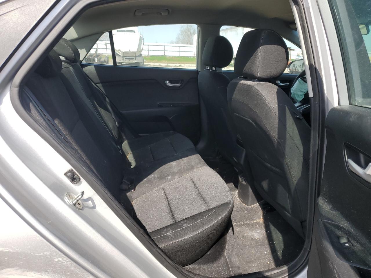 2018 Kia Rio - Image 10