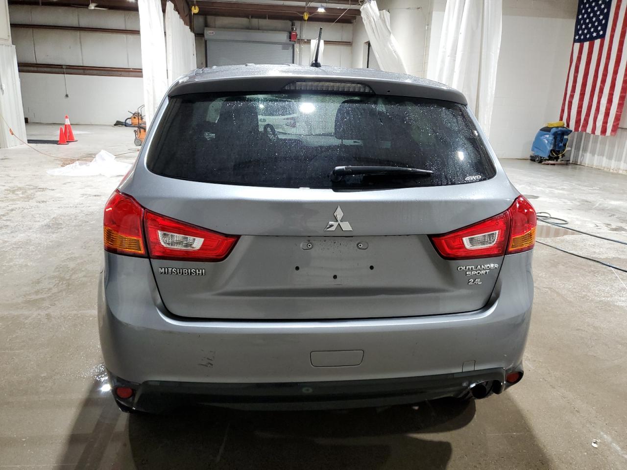 2015 Mitsubishi Outlander - Image 6