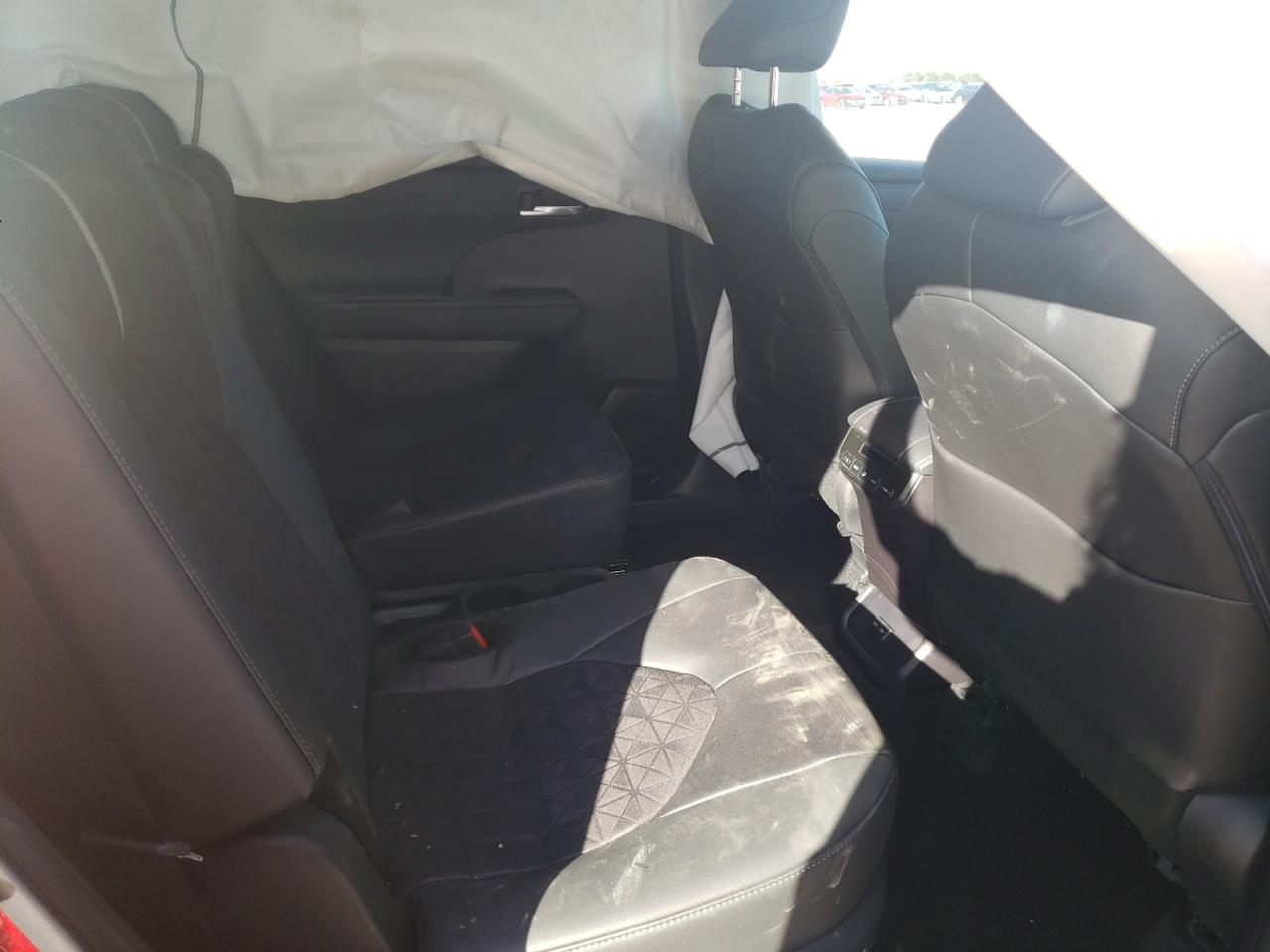 2024 Toyota Highlander - Image 10