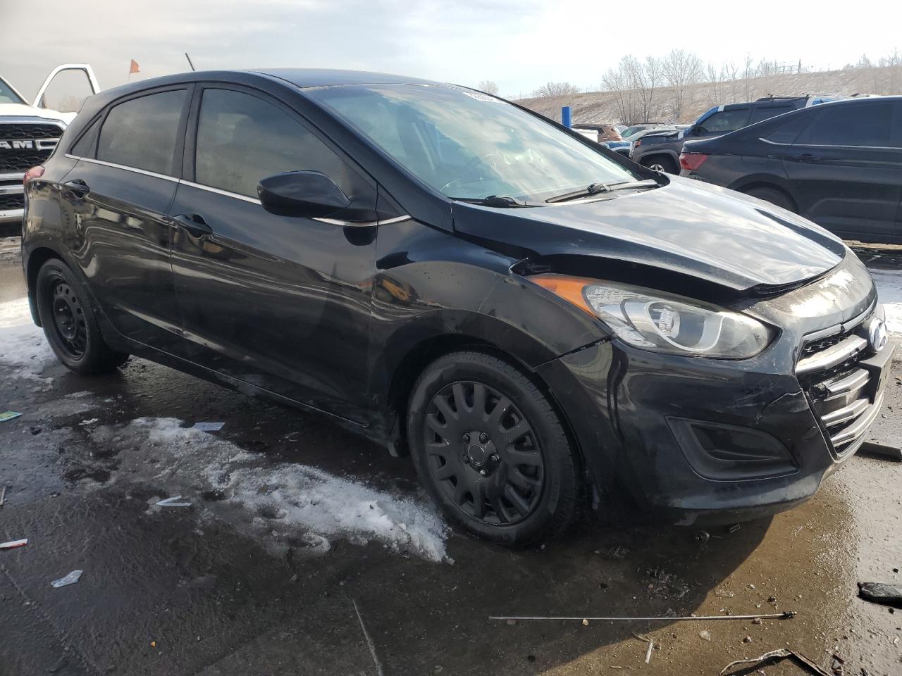 2017 Hyundai Elantra - Image 4