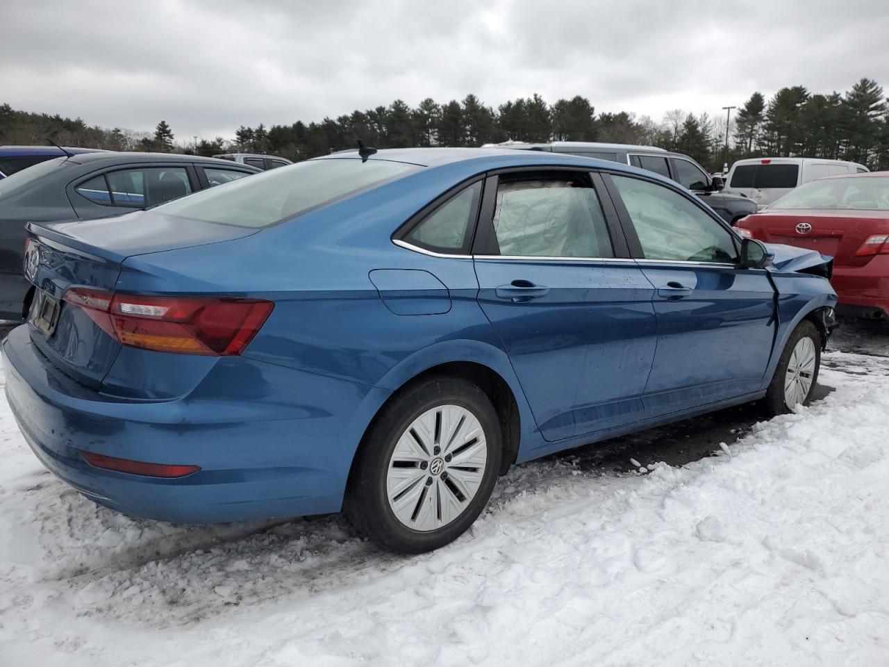 2019 Volkswagen Jetta - Image 3