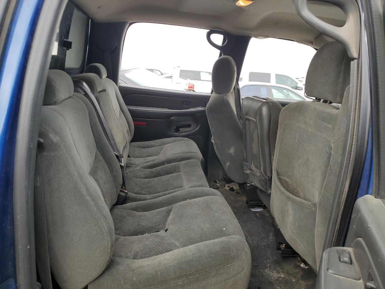 2004 Chevrolet Silverado - Image 10