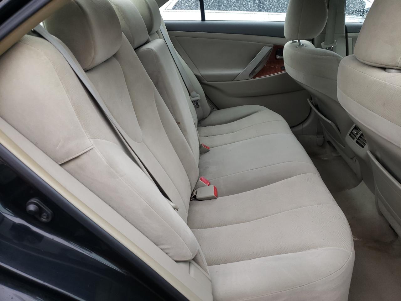 2009 Toyota Camry - Image 10