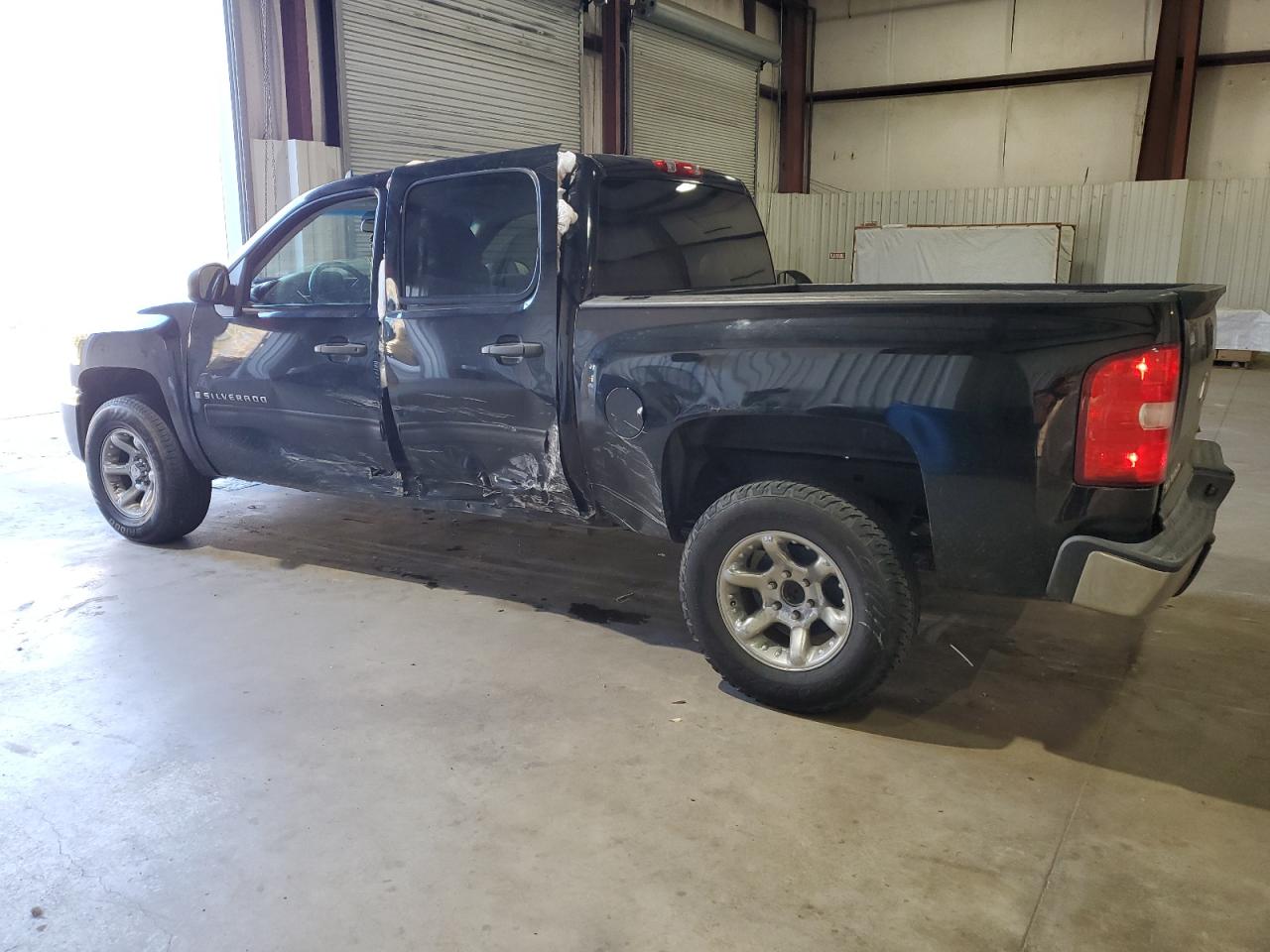 2009 Chevrolet Silverado - Image 2