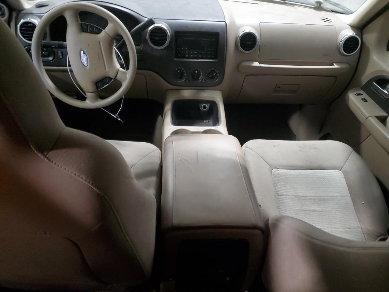 2004 Ford Expedition - Image 8