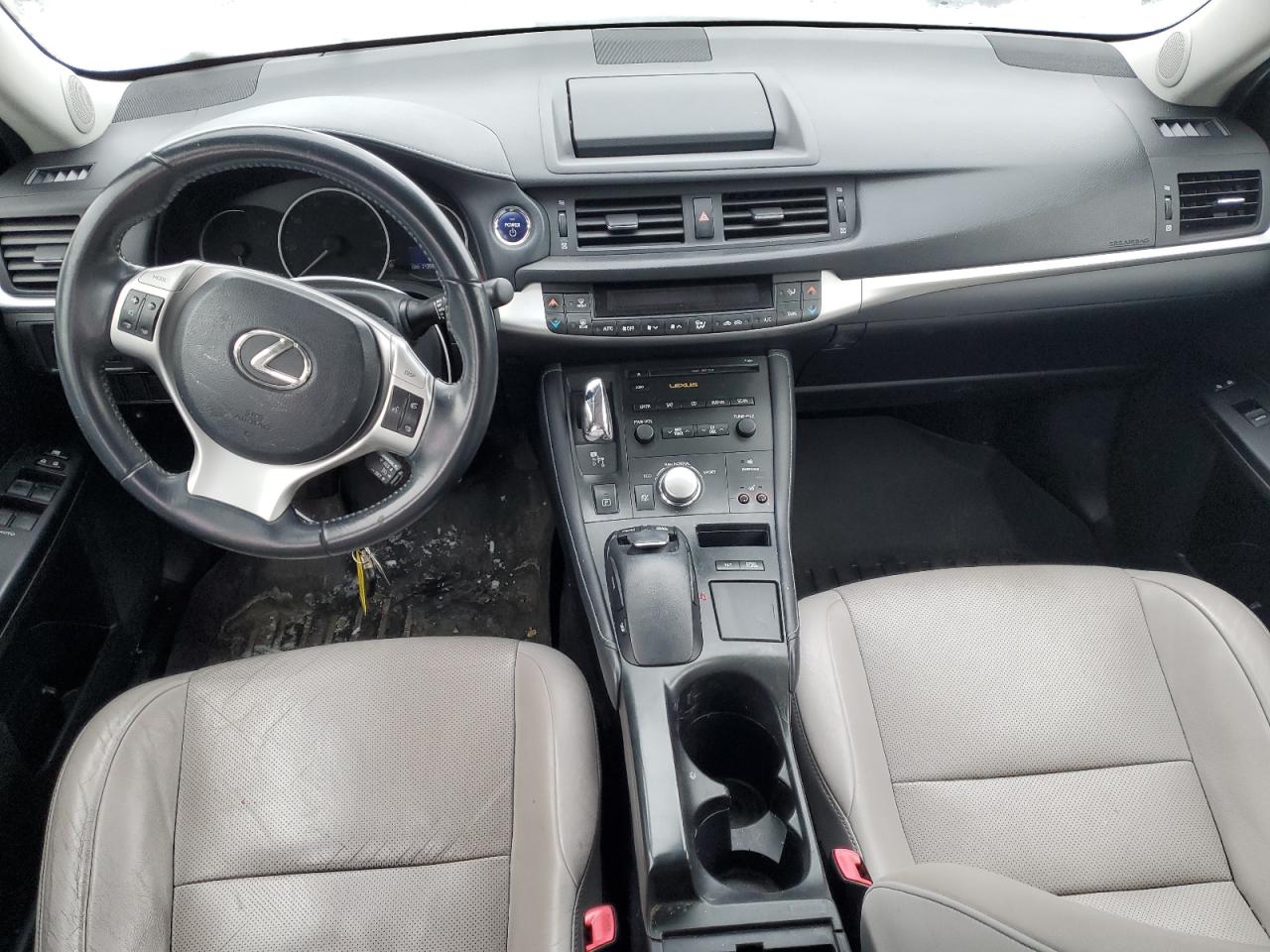 2012 Lexus CT - Image 8