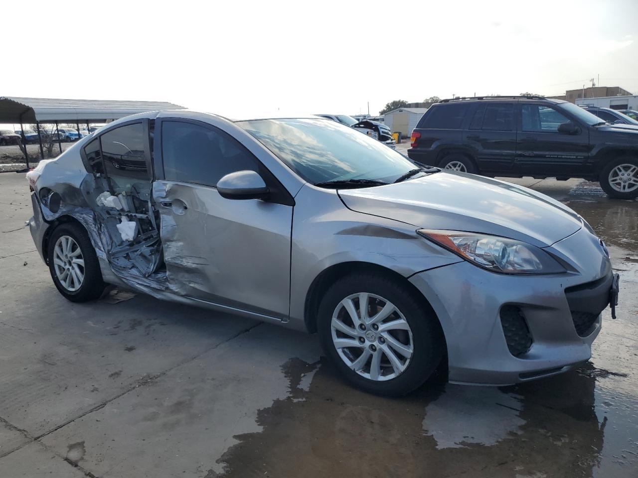 2012 Mazda 3 - Image 4
