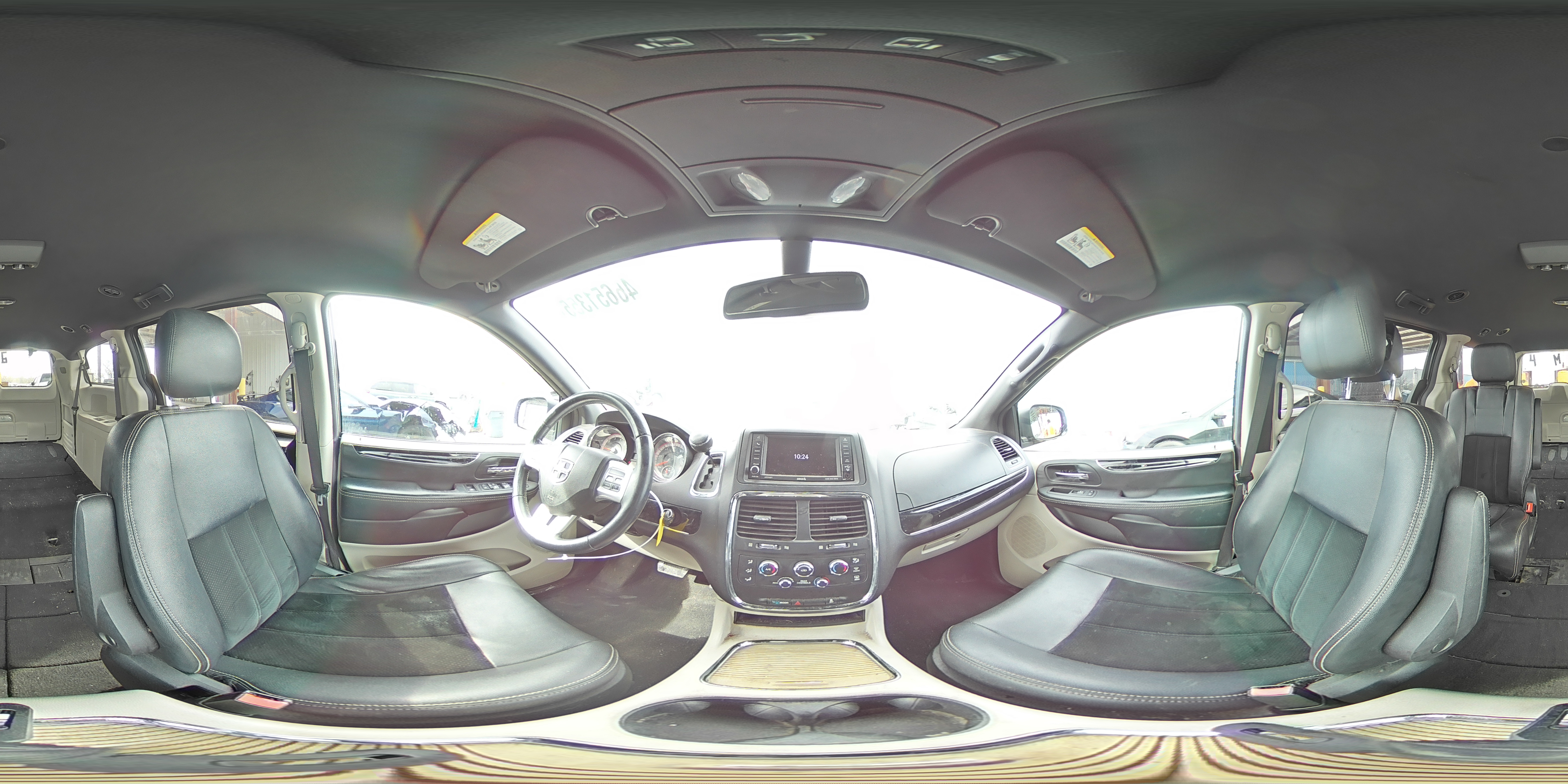 2018 Dodge Caravan - Image 16