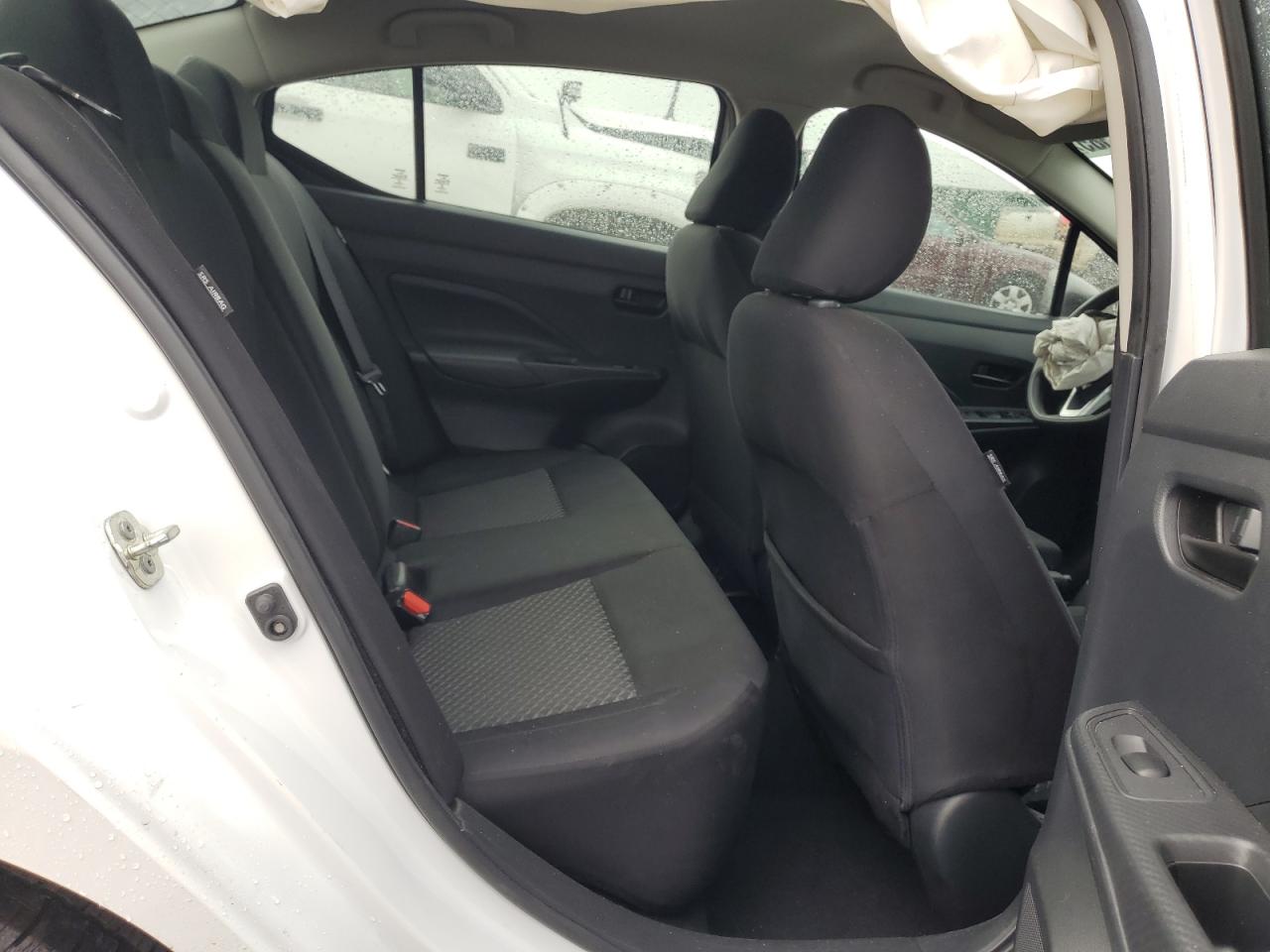 2021 Nissan Versa - Image 10