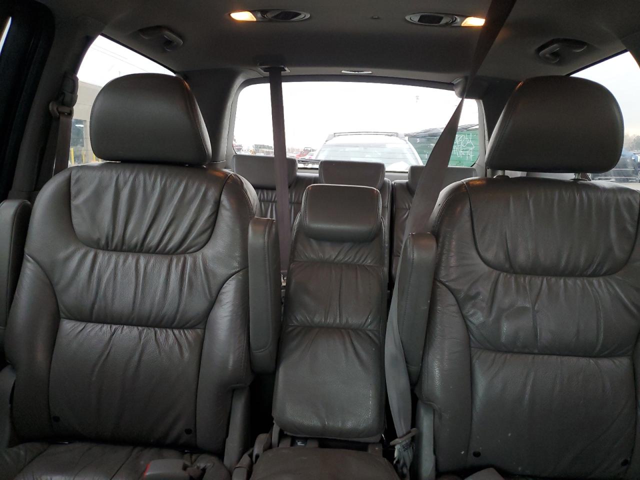 2010 Honda Odyssey - Image 10