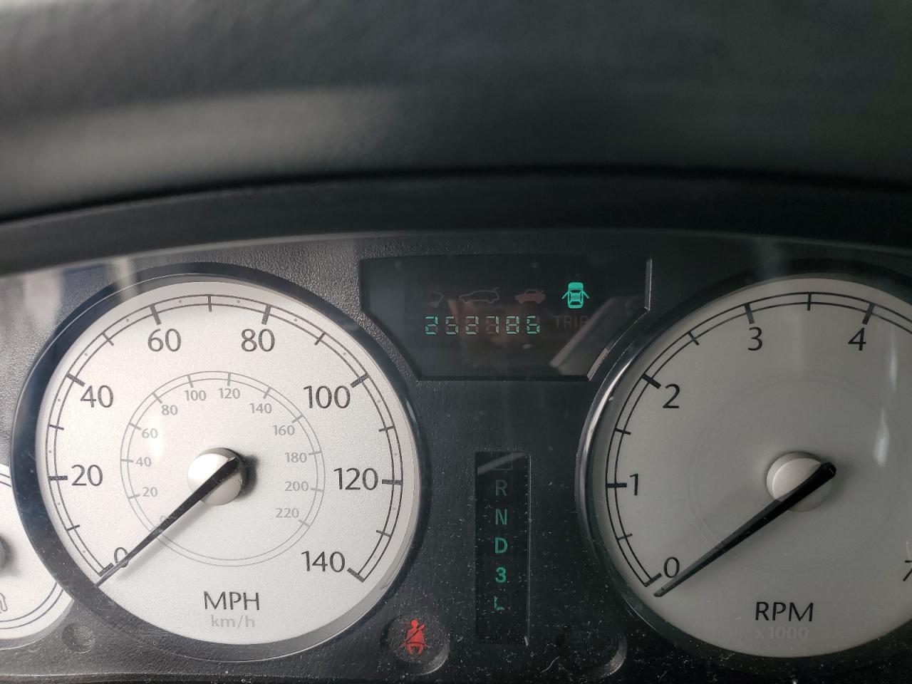 2006 Chrysler 300 - Image 9