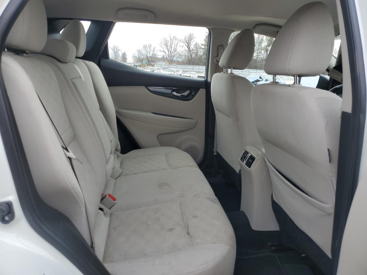 2018 Nissan Rogue - Image 11