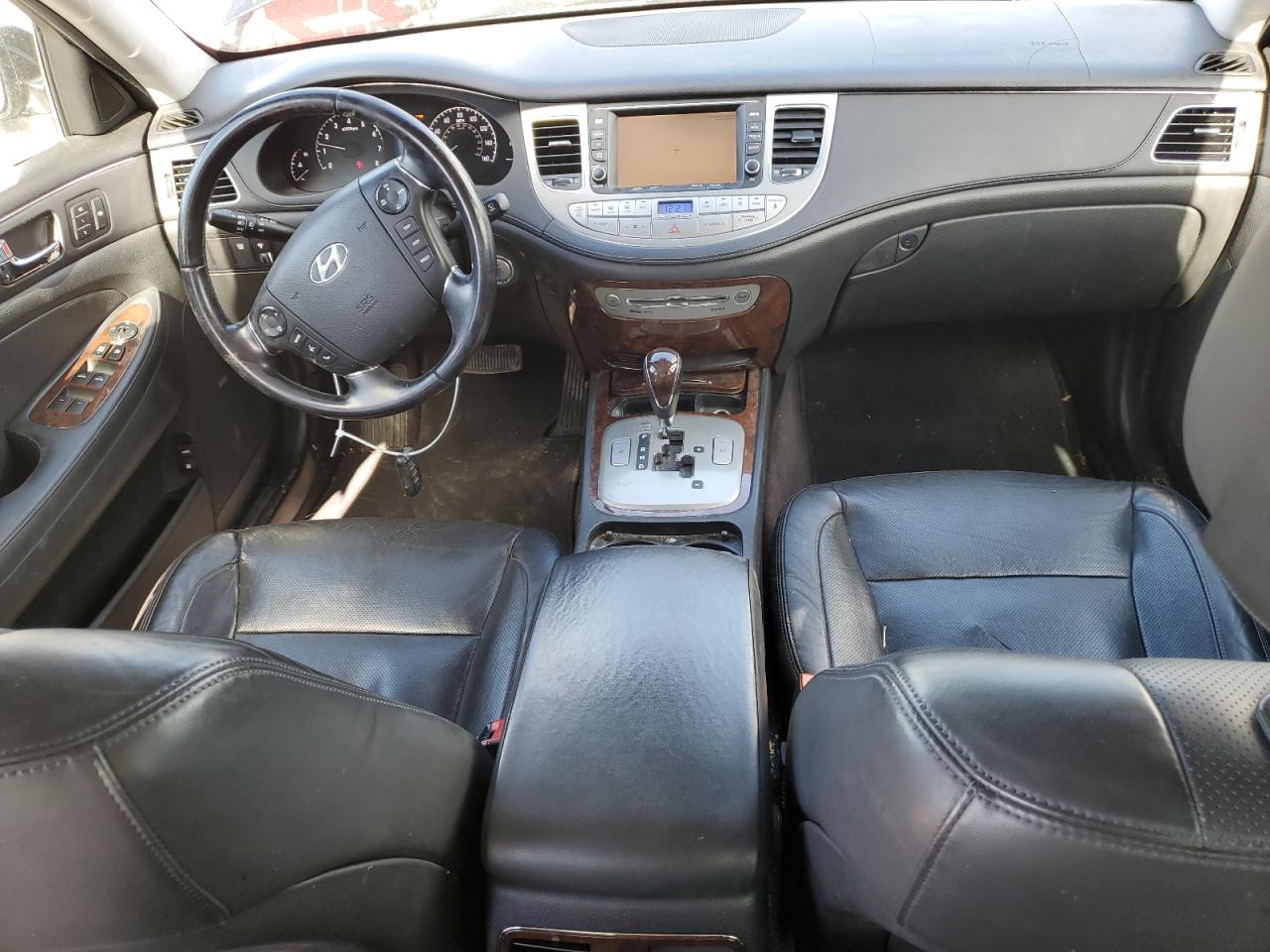 2011 Hyundai Genesis - Image 8