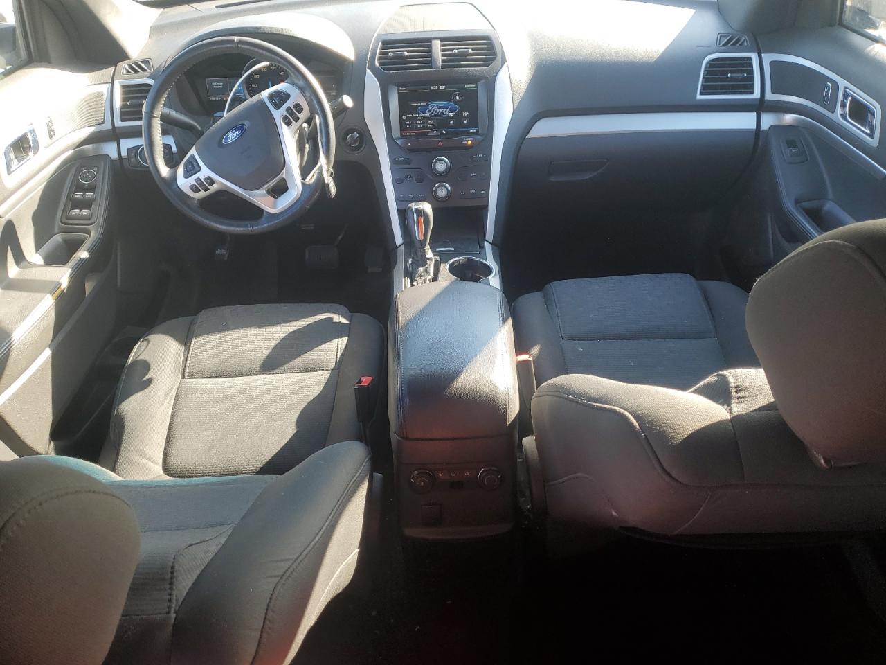2015 Ford Explorer - Image 8