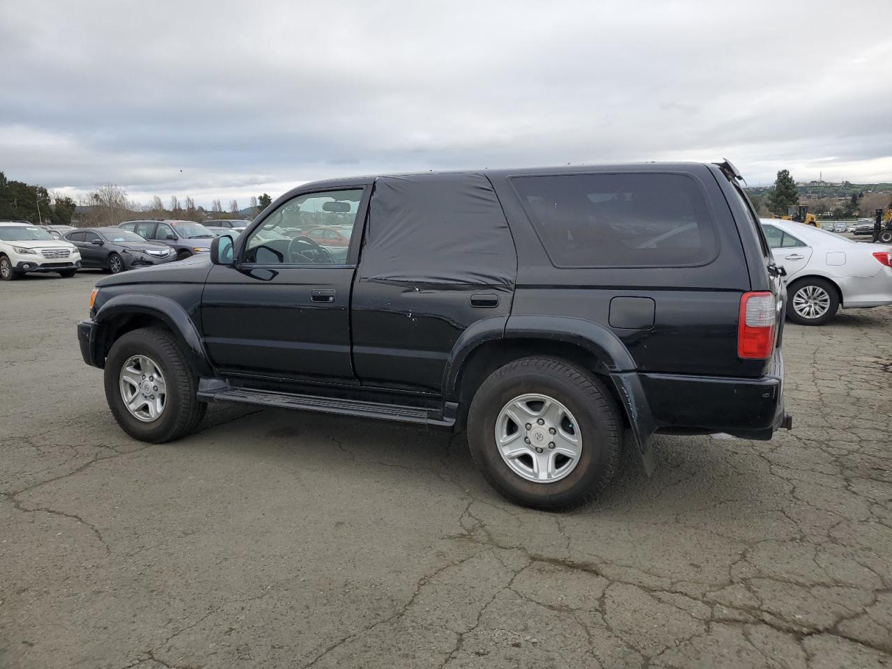 2000 Toyota 4Runner - Image 2