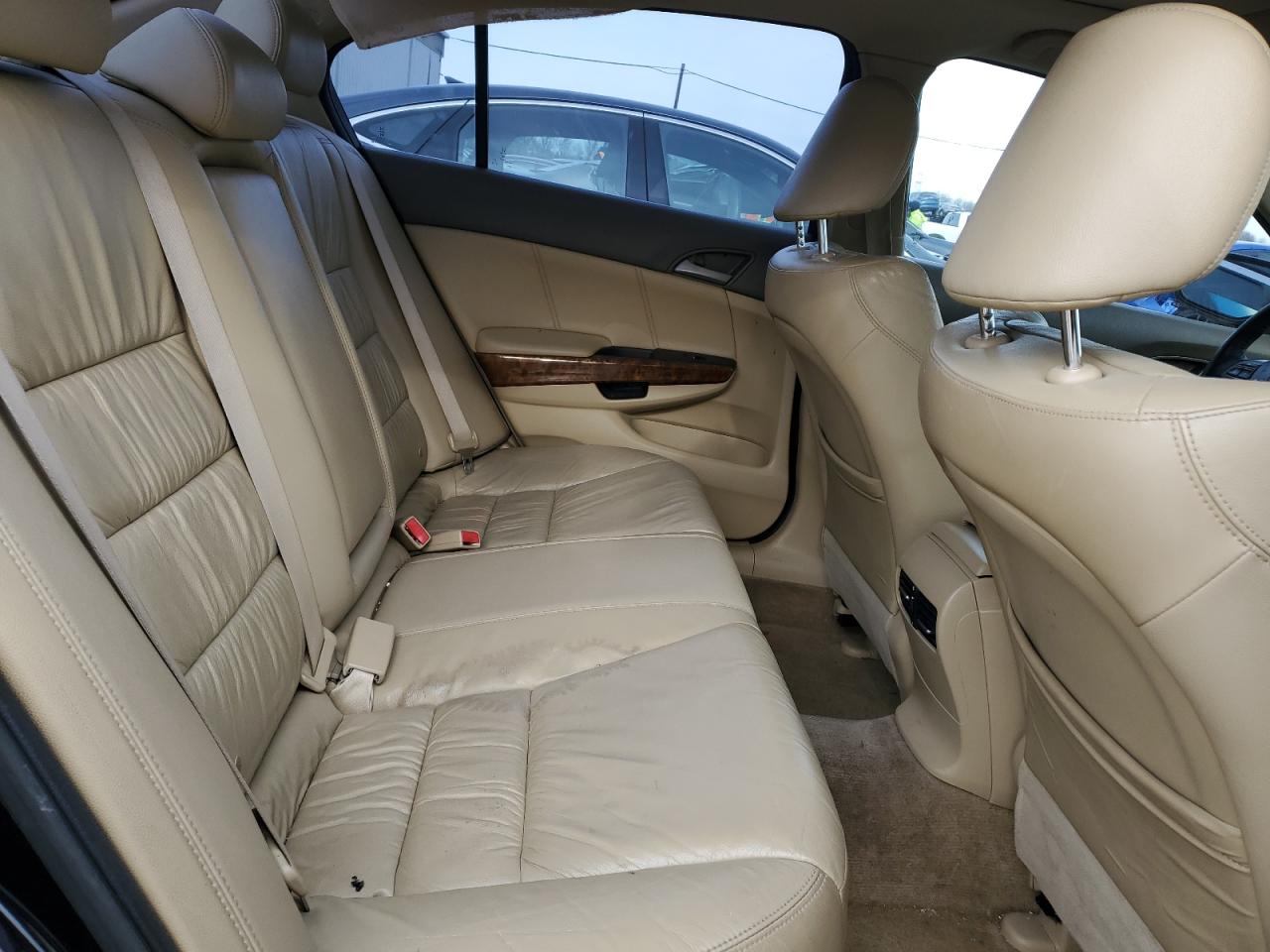 2010 Honda Accord - Image 10