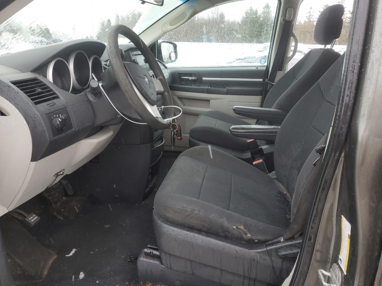 2010 Dodge Caravan - Image 7