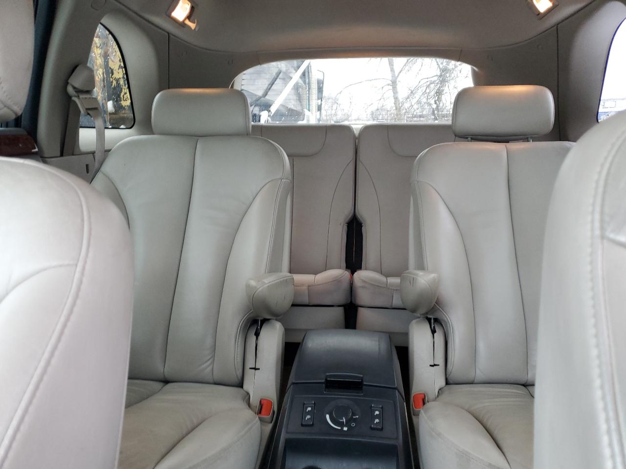 2004 Chrysler Pacifica - Image 10