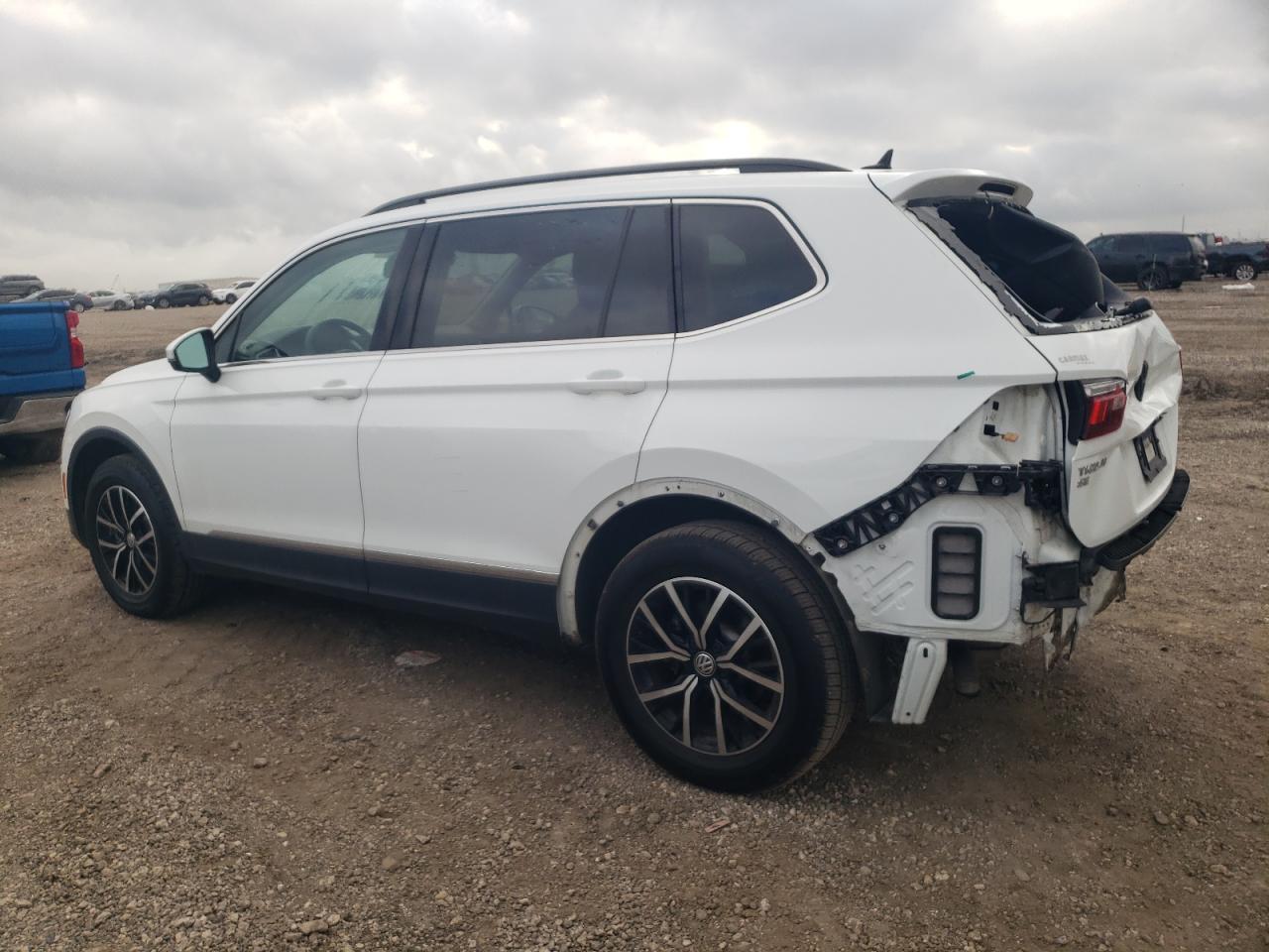 2021 Volkswagen Tiguan - Image 2
