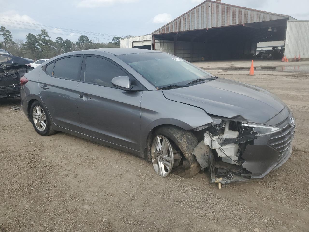 2019 Hyundai Elantra - Image 4