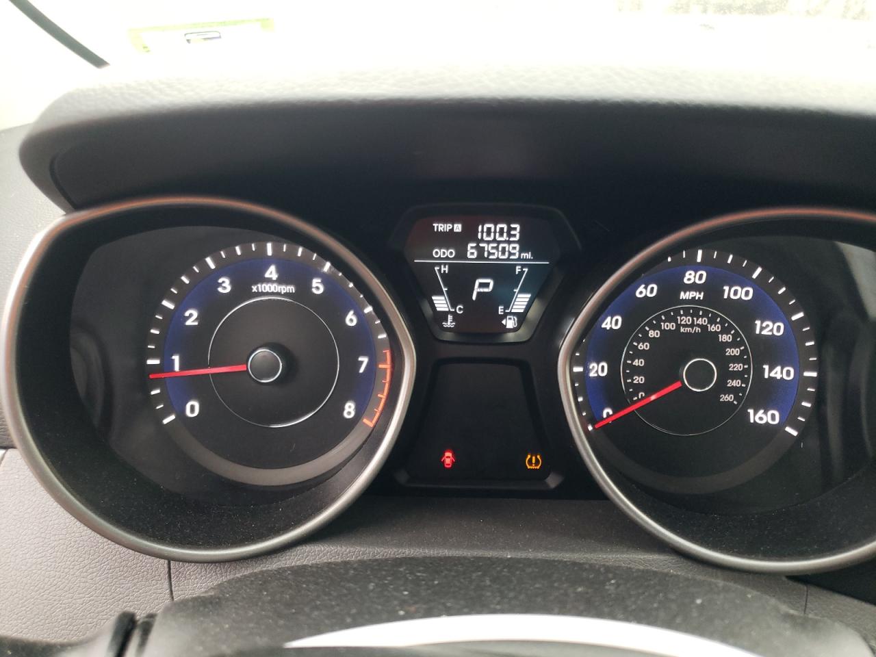 2012 Hyundai Elantra - Image 9