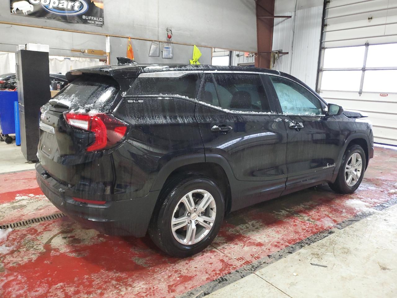 2022 GMC Terrain - Image 3