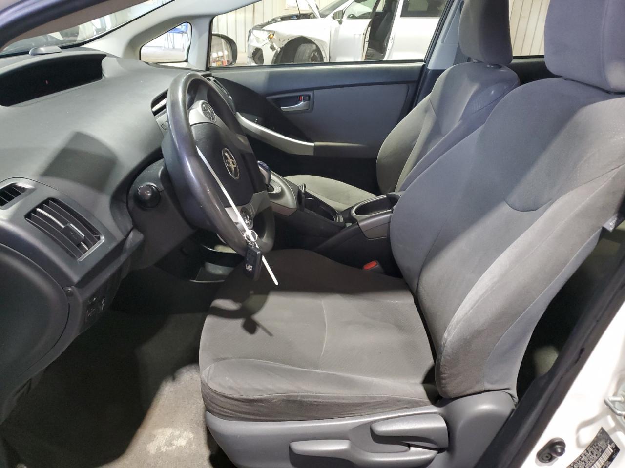 2014 Toyota Prius - Image 7