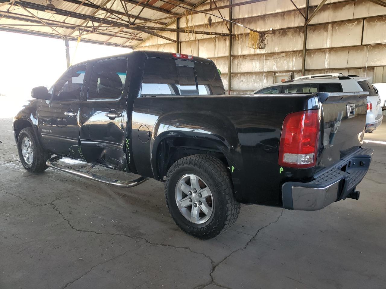2013 GMC Sierra - Image 2