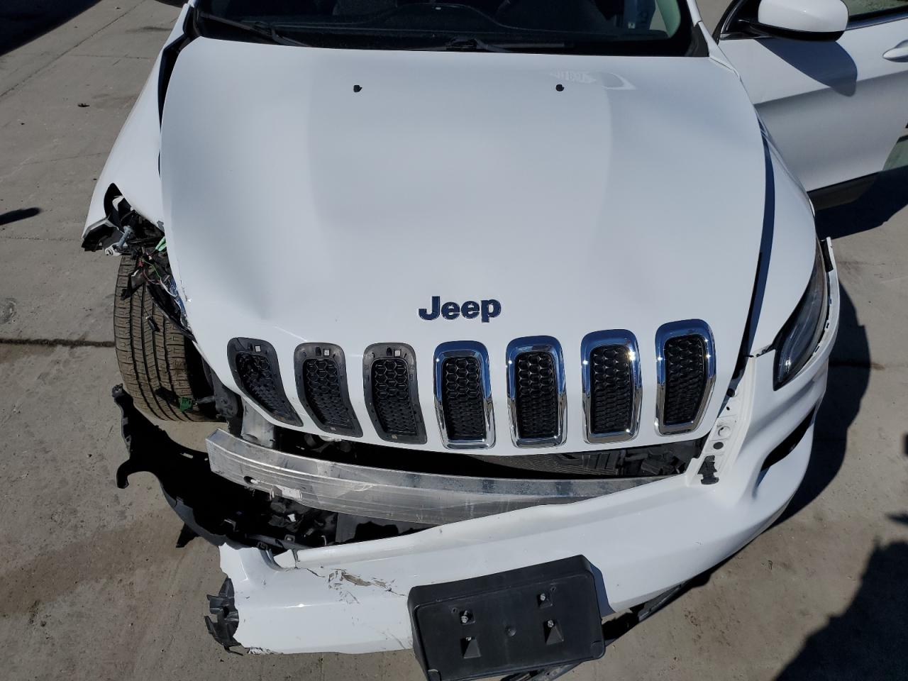 2015 Jeep Grand Cherokee - Image 13