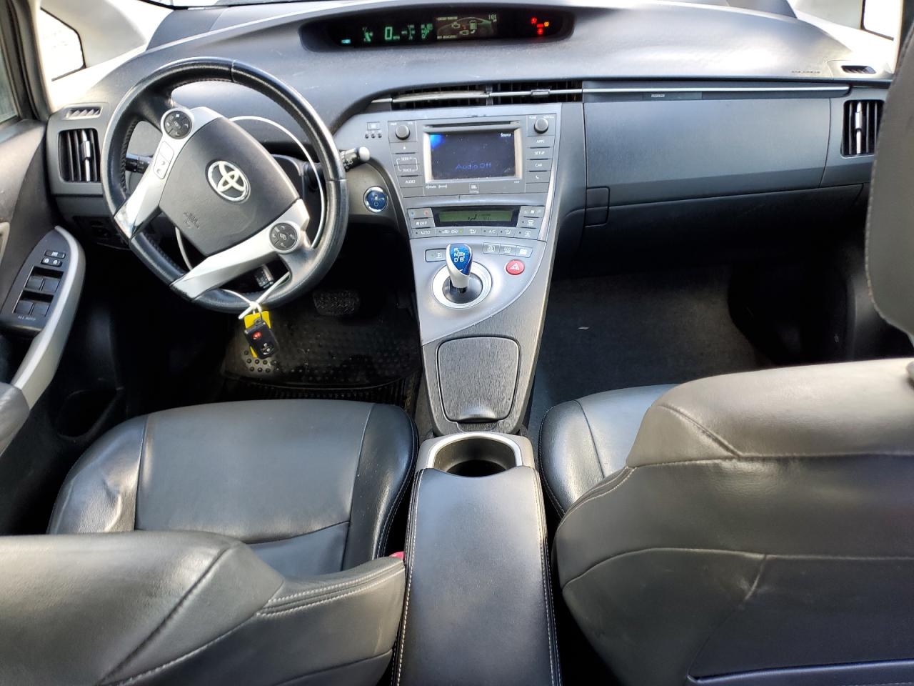2013 Toyota Prius - Image 8