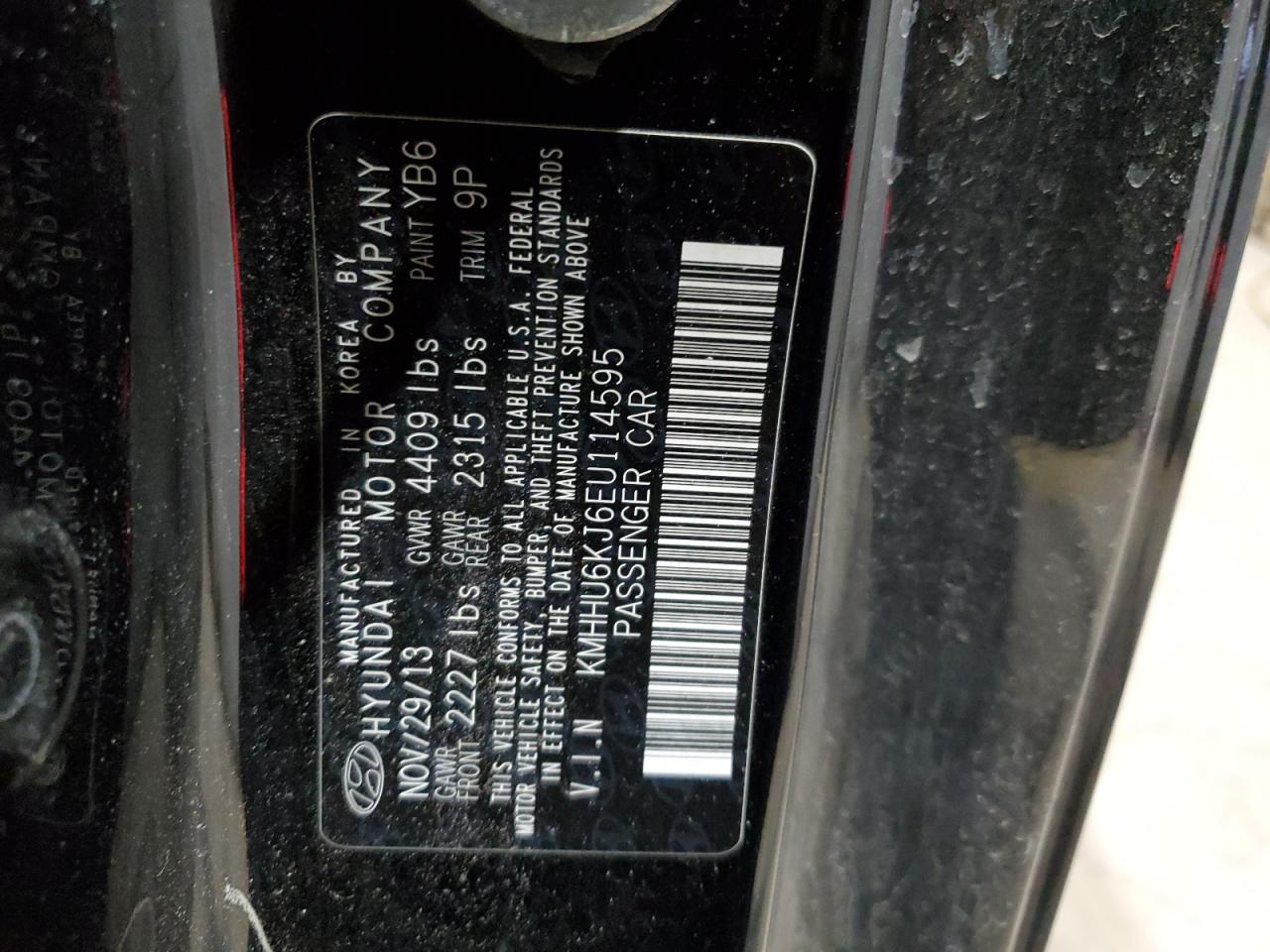 2014 Hyundai Genesis - Image 13