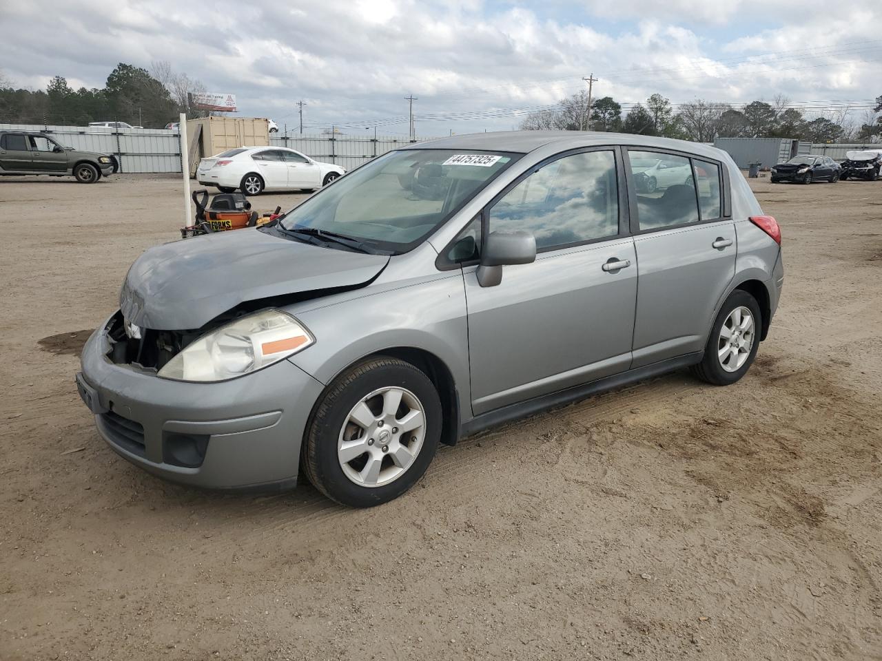 2009 Nissan Versa - Image 1