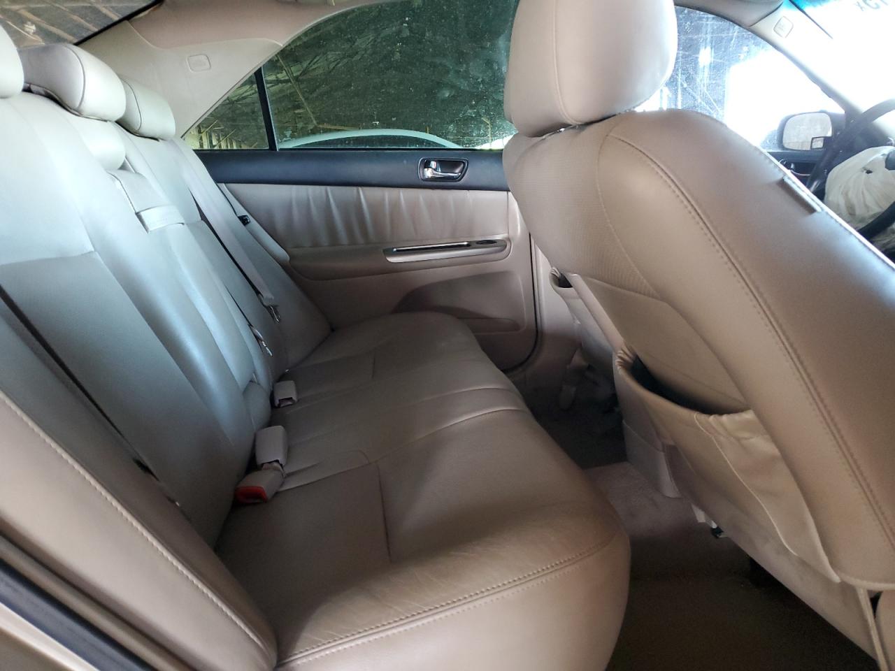 2005 Toyota Camry - Image 11