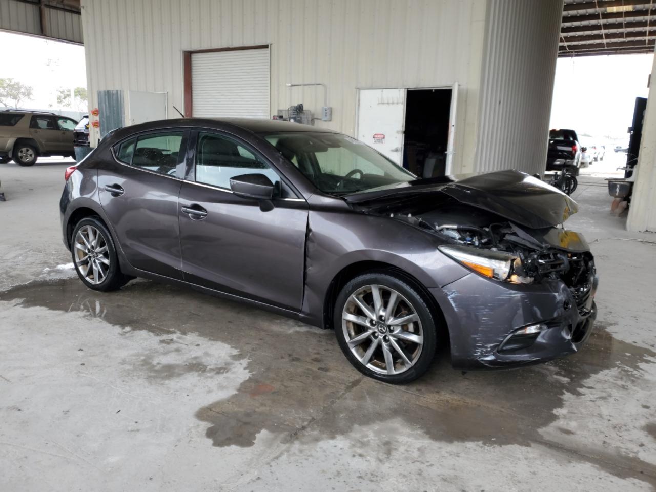 2018 Mazda 3 - Image 4