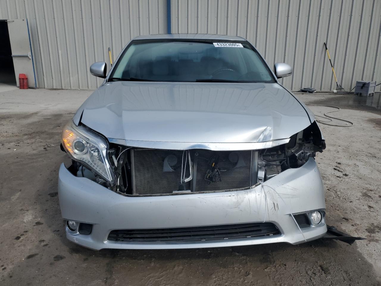2012 Toyota Avalon - Image 5