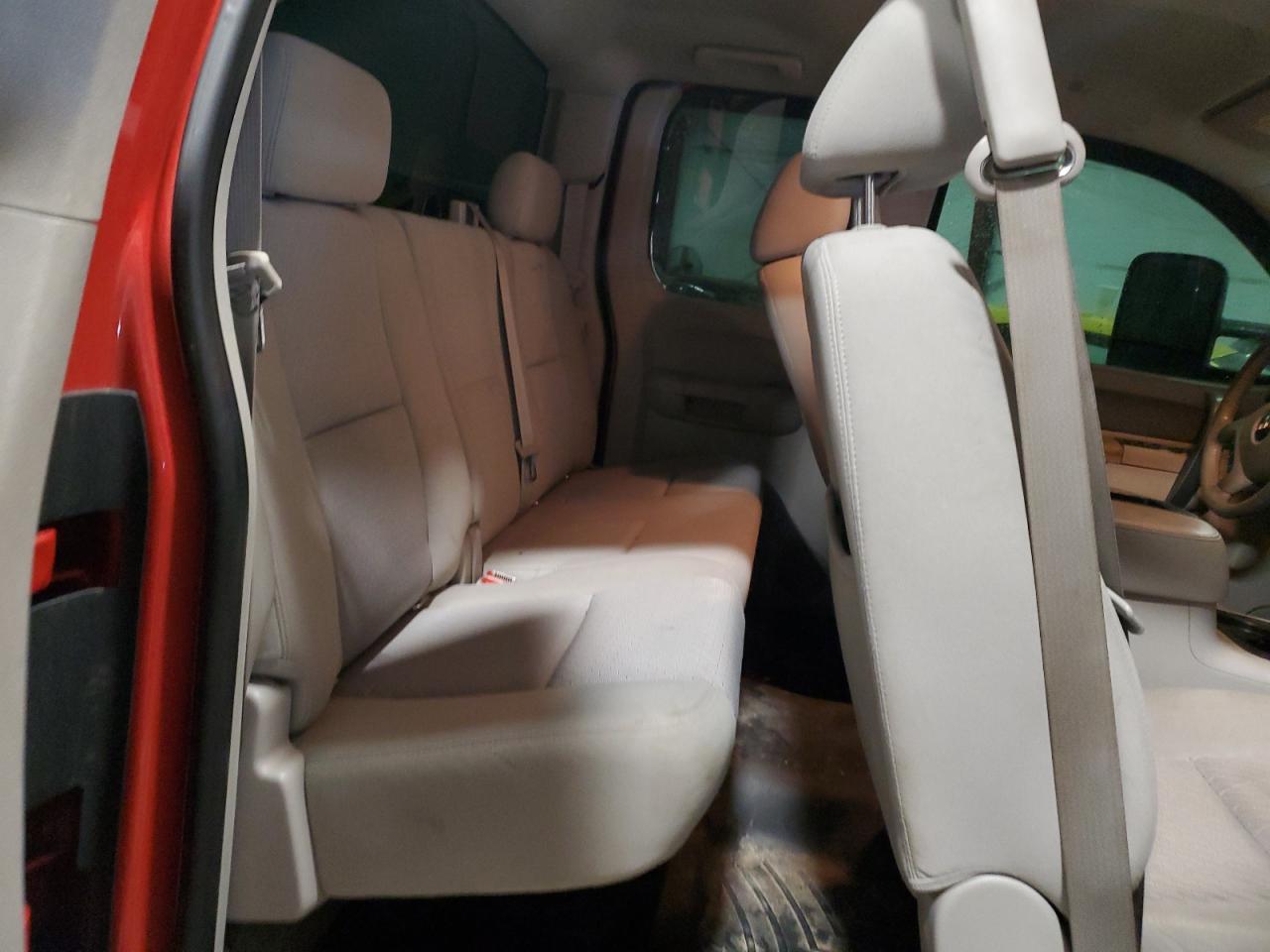 2011 GMC Sierra - Image 10