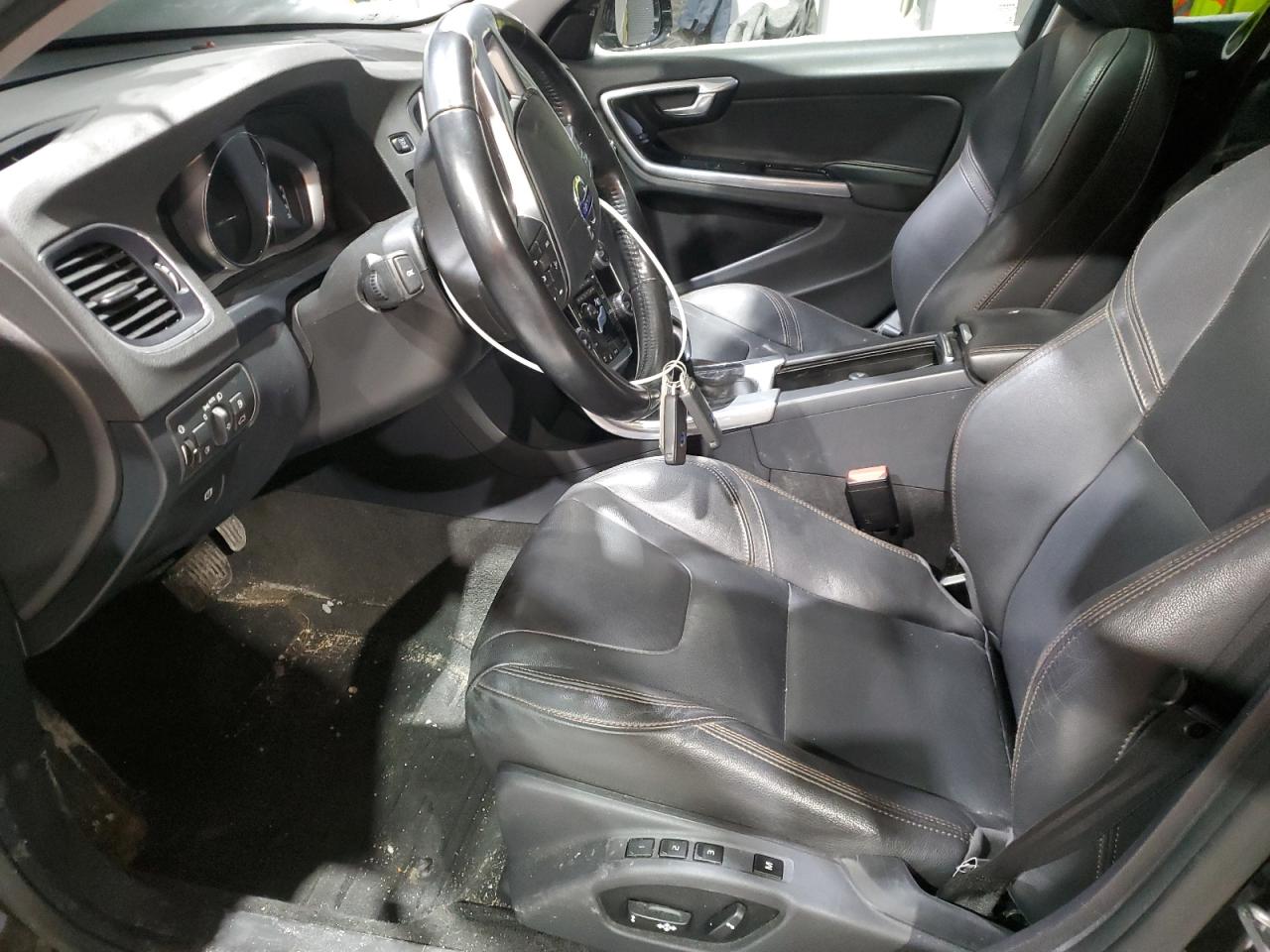 2016 Volvo V60 - Image 7