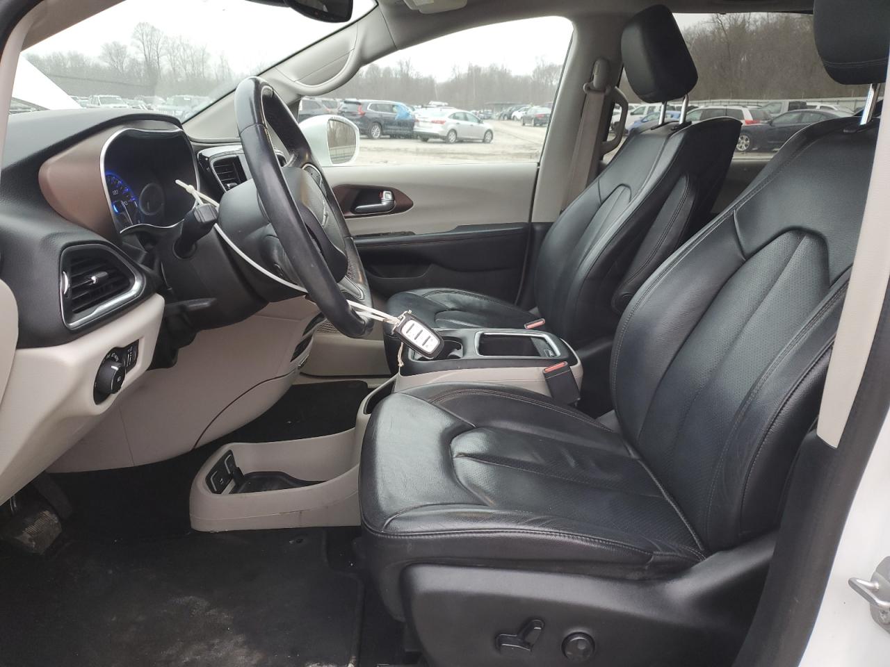 2018 Chrysler Pacifica - Image 7