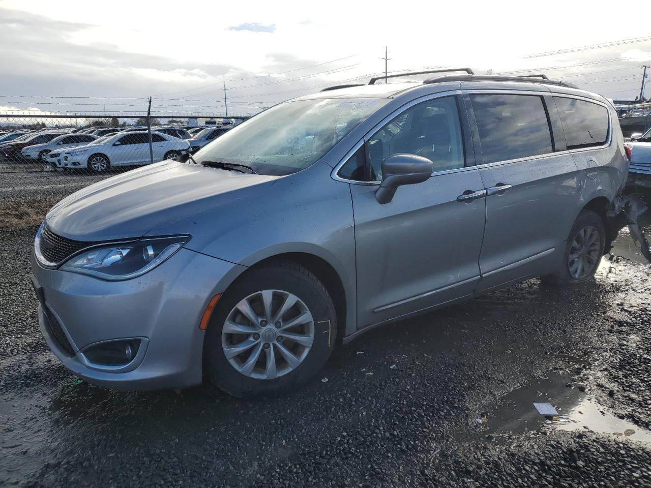 2017 Chrysler Pacifica - Image 1