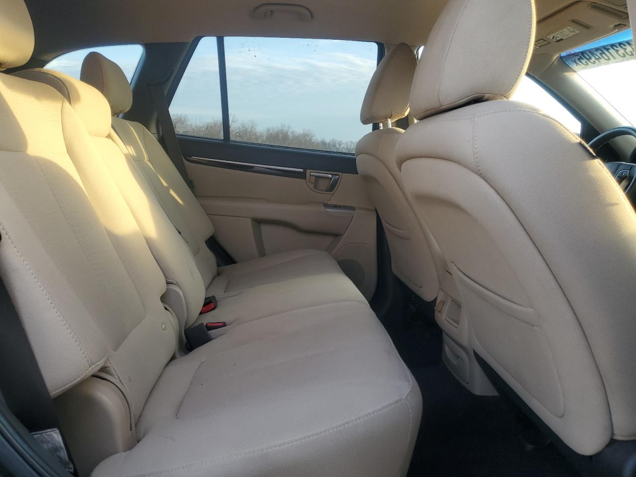 2011 Hyundai Santa Fe - Image 11