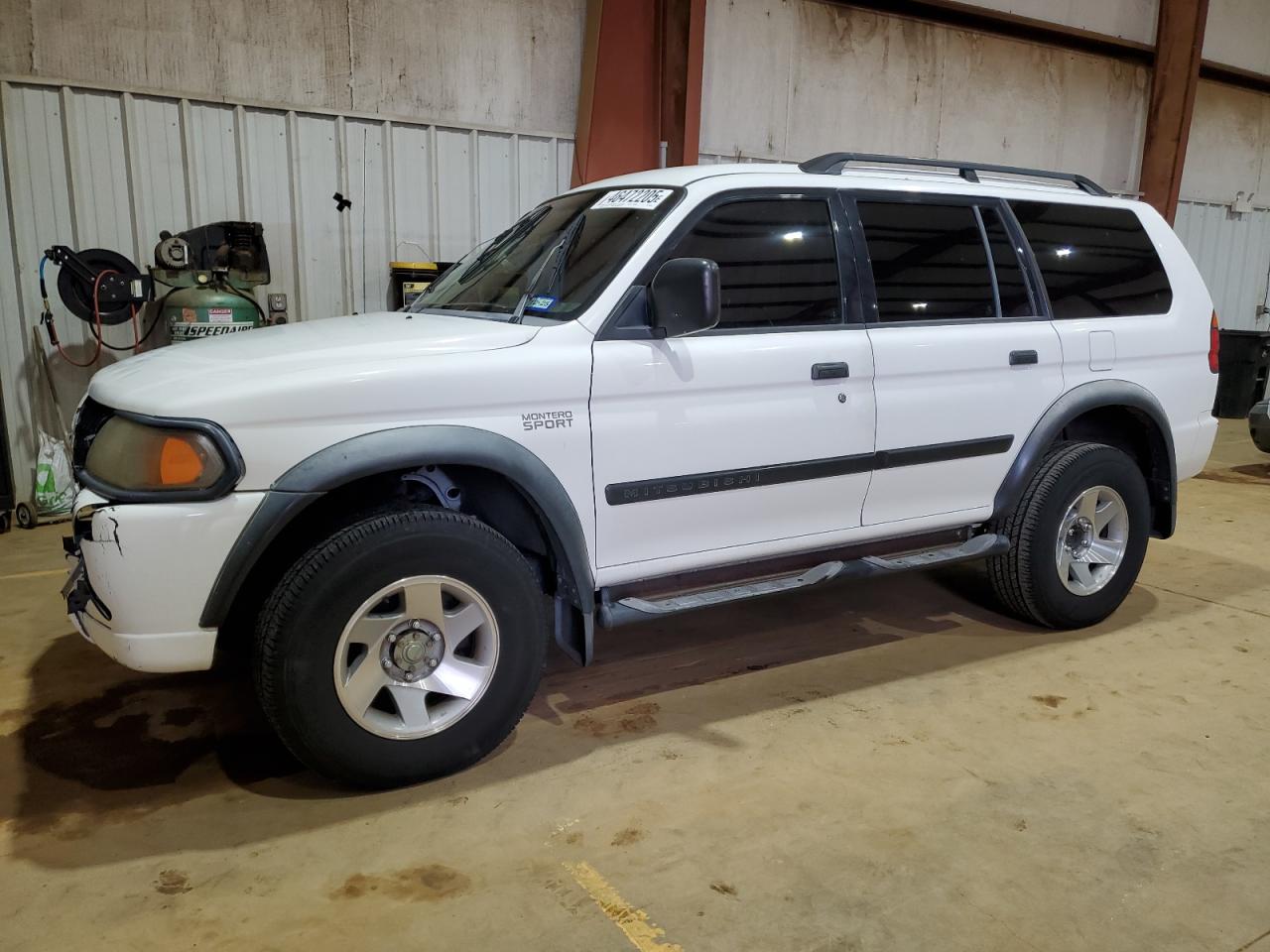2003 Mitsubishi Montero - Image 1